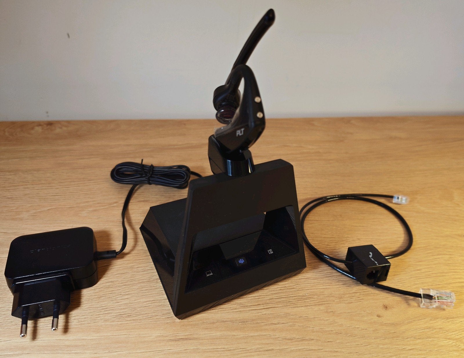 Poly (Plantronics) Voyager 5200 Office Headset met Basisstat, Ophalen, Nieuw, Draadloos, Plantronics