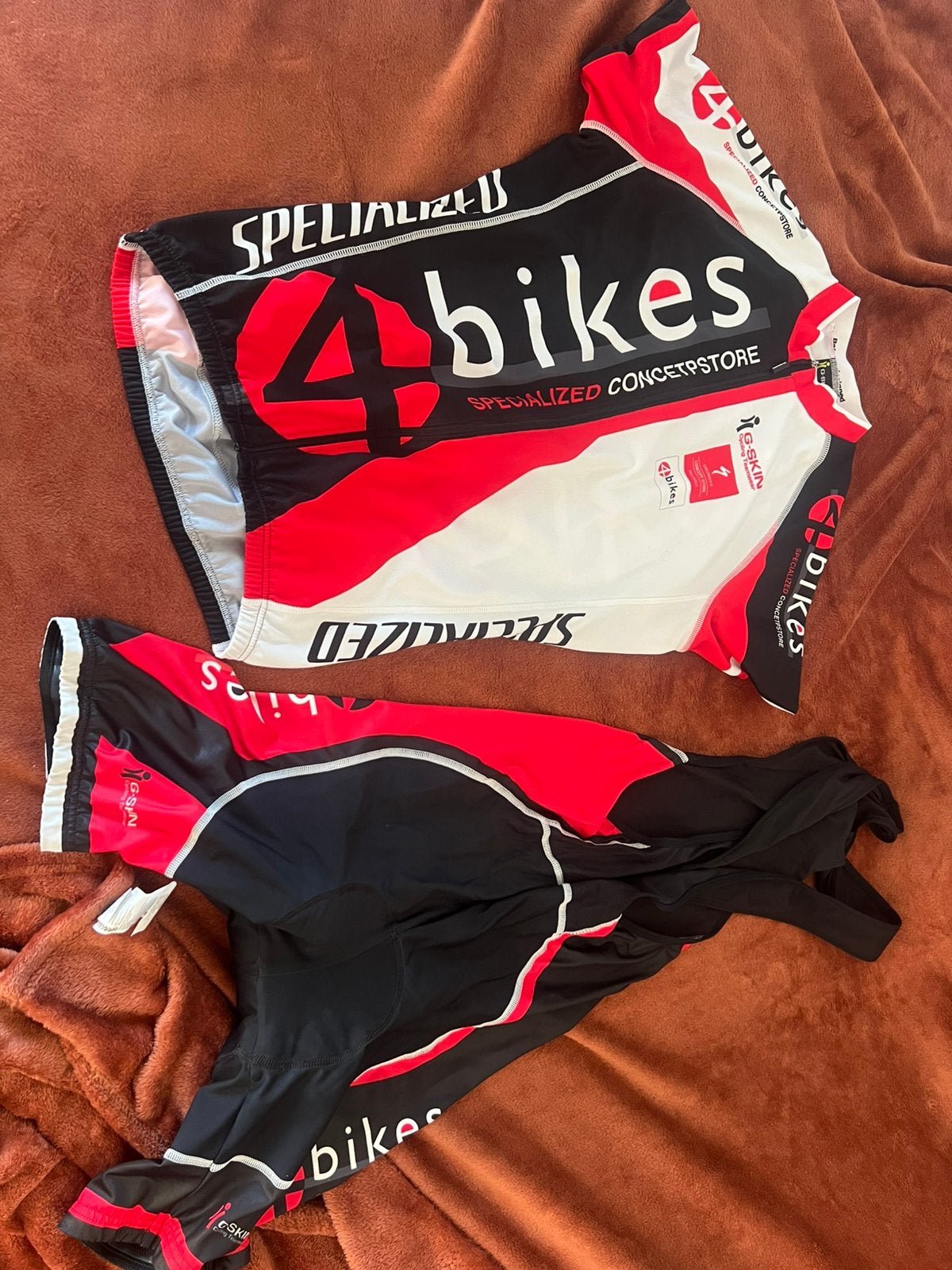 Specialized kleding maat xl, Ophalen