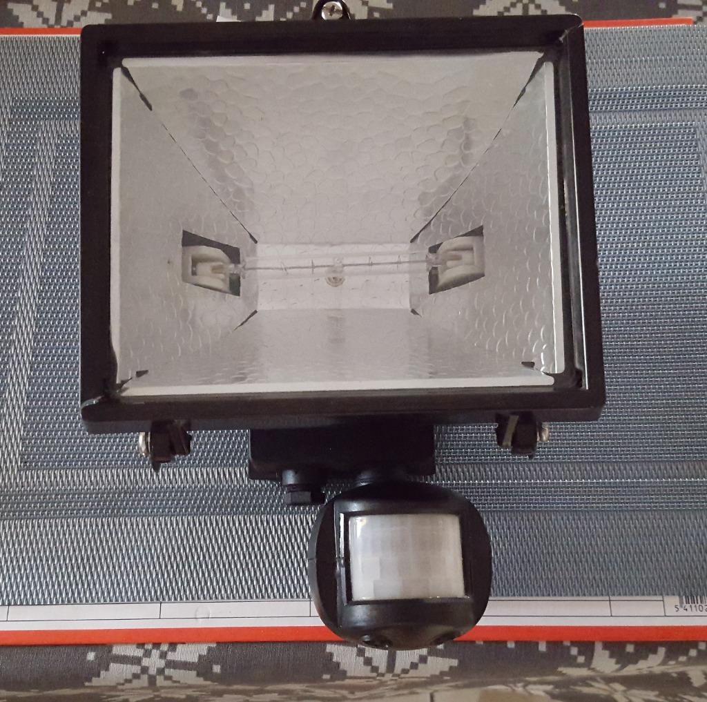 Sensor lamp👍🏻nooit gebruikt =nieuw 👍🏻, Huis en Inrichting, Lampen | Wandlampen, Nieuw, Ophalen of Verzenden