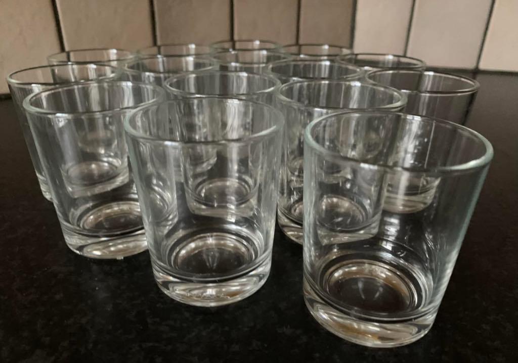 15 glazen dessertglaasjes, Ophalen, Zo goed als nieuw