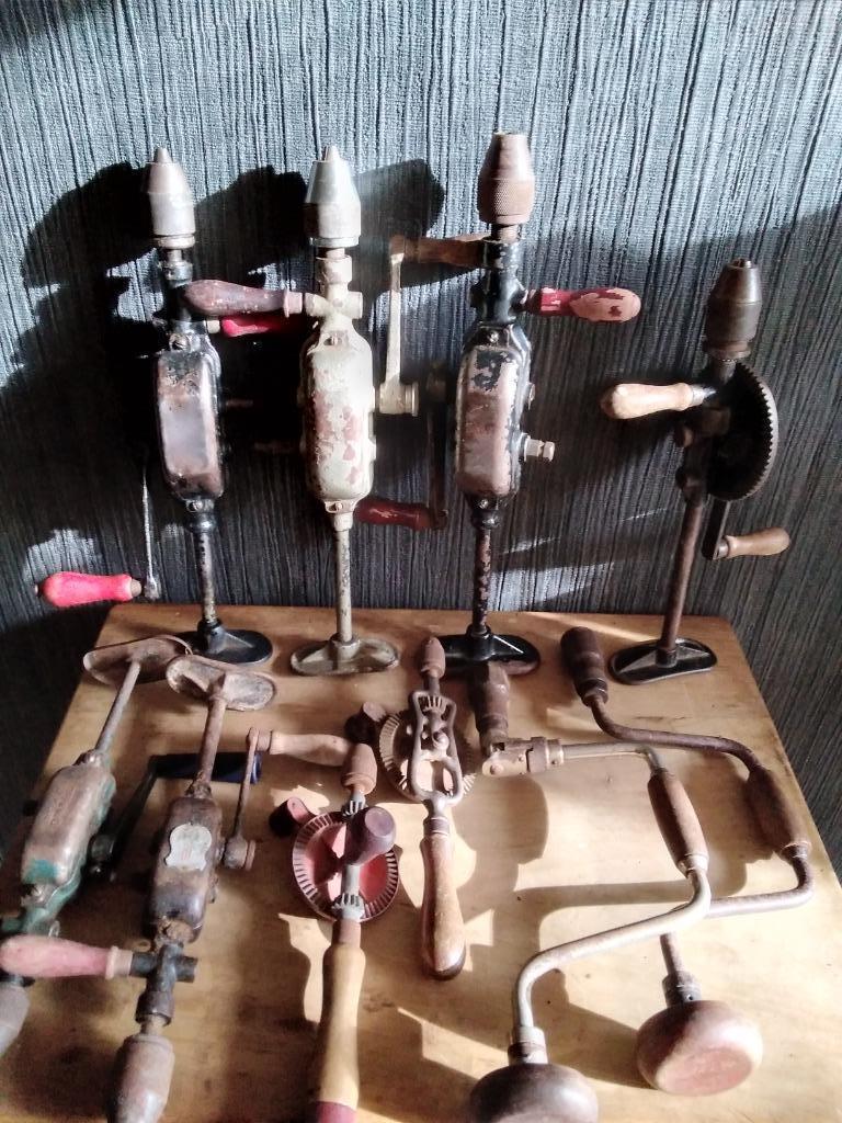 Lot oude handboormachines, Antiek en Kunst, Antiek | Gereedschap en Instrumenten, Verzenden