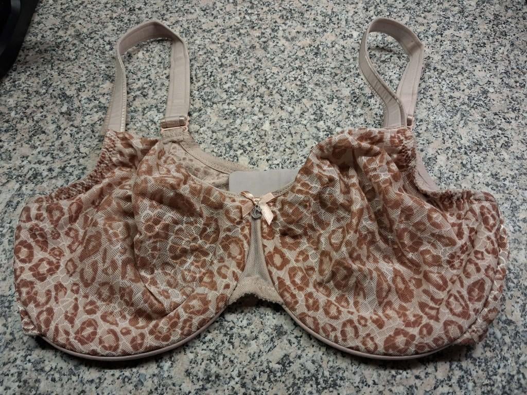 Bh ecru/bruin  merk chantelle – maat EU 85d  FR 100d, Kleding | Dames, Ondergoed en Lingerie, Chantelle, Ophalen of Verzenden