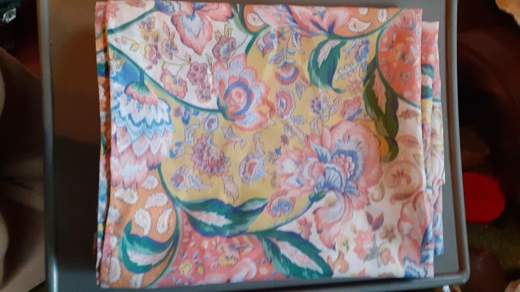 nappe polyester 150x240 cm motif fleur et cachemire, Enlèvement ou Envoi, Neuf, Intérieur