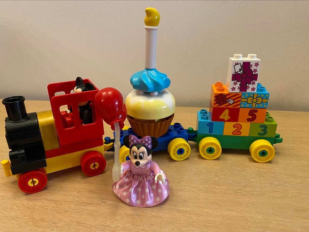 Lego duplo Mickey en Minnie verjaardagsoptocht nr. 10597, Ophalen of Verzenden, Zo goed als nieuw, Complete set, Duplo