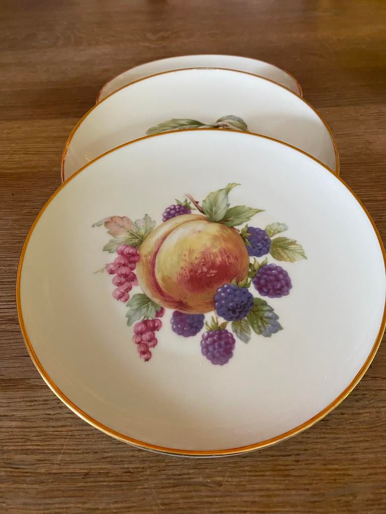 8 assiettes de fruits Nord St Amands, Antiquités & Art, Enlèvement ou Envoi