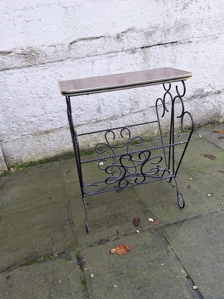 Étagère à table/à journaux vintage, Enlèvement