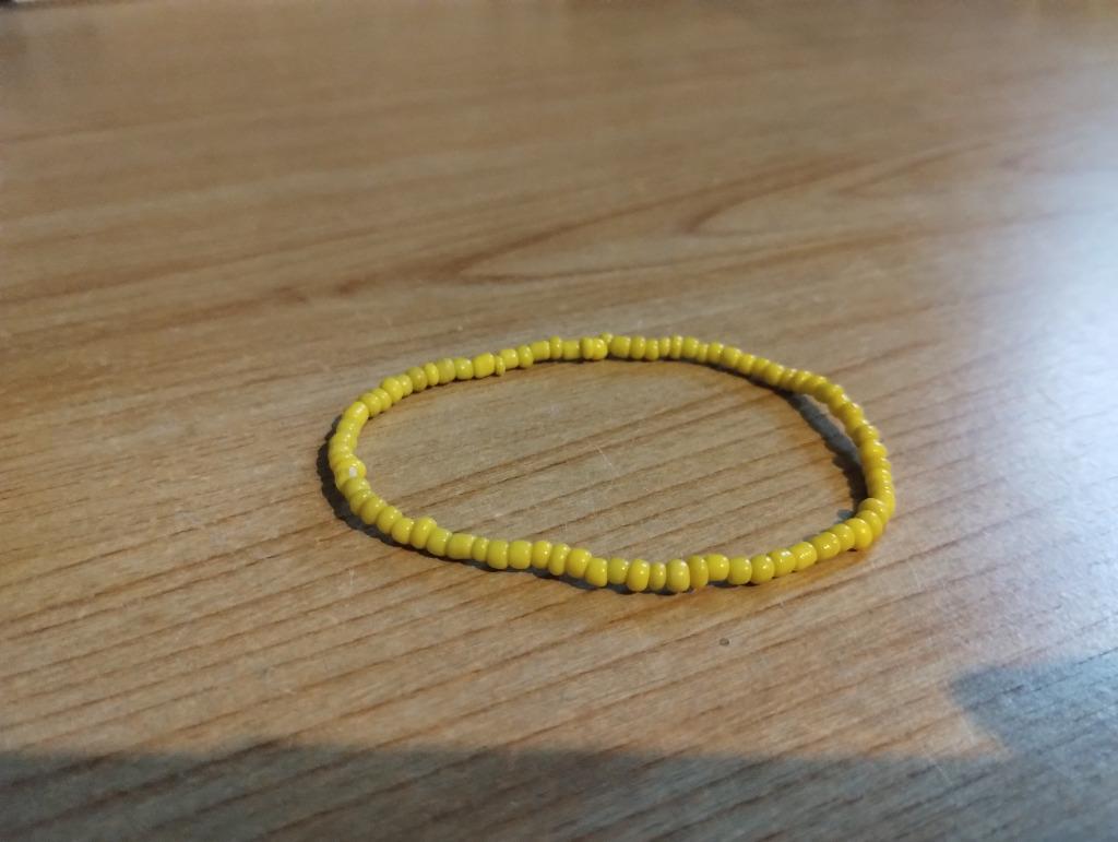 Bracelet perlé, Avec bracelets à breloques ou perles, Comme neuf, Synthétique ou Plastique, Jaune