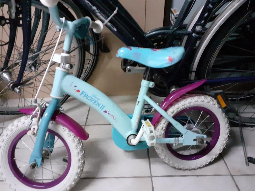 Frozen II kinderfiets, Fietsen en Brommers, Ophalen, Zo goed als nieuw, Minder dan 16 inch, Zijwieltjes