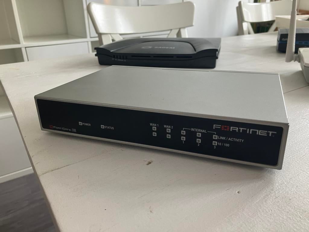 Fortigate 50B firewall, Enlèvement ou Envoi, Utilisé, Routeur, Fortinet