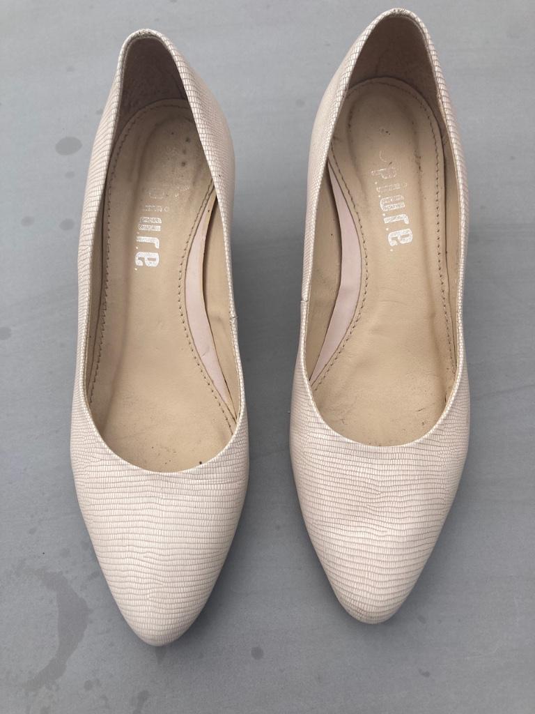 Mooie beige pumps P.I.U.R.E. maat 38.  Zeer goede staat, Beige, Escarpins, Porté, PIURE
