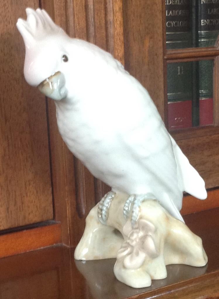 Royal Dux papegaai, Ophalen