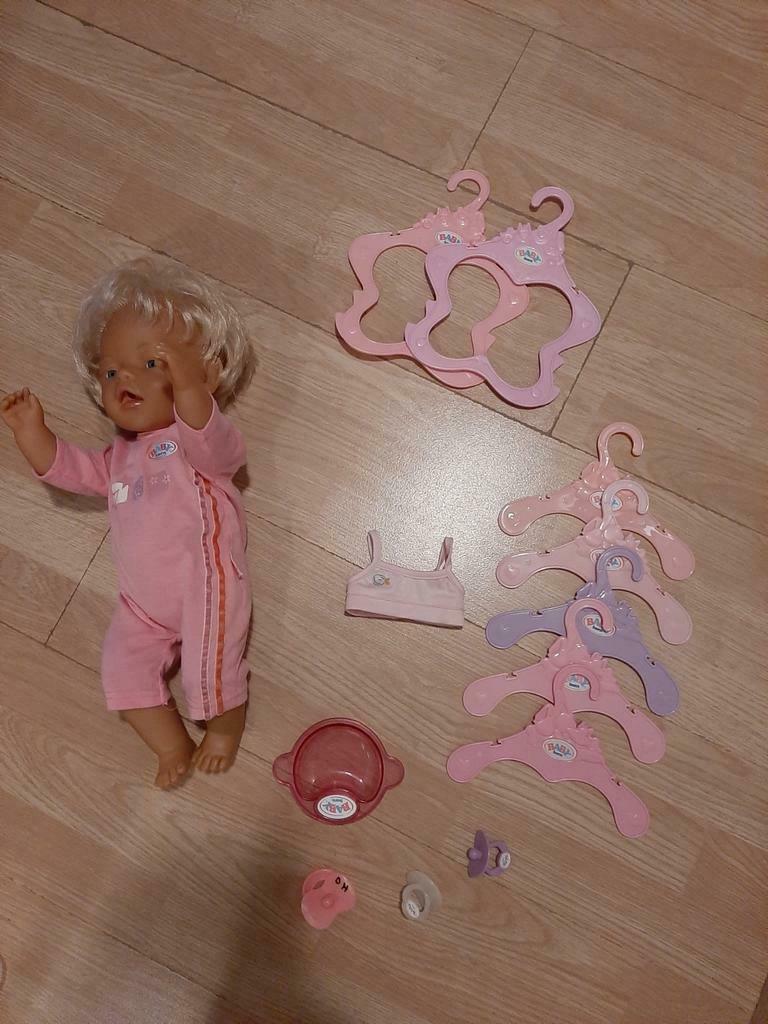 baby born pop met enkele accessoires, Kinderen en Baby's, Ophalen of Verzenden, Gebruikt