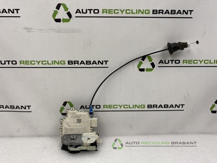 Serrure portière mécanique 4portes avant droite d'un Audi, -, 3 mois de garantie, Utilisé, -