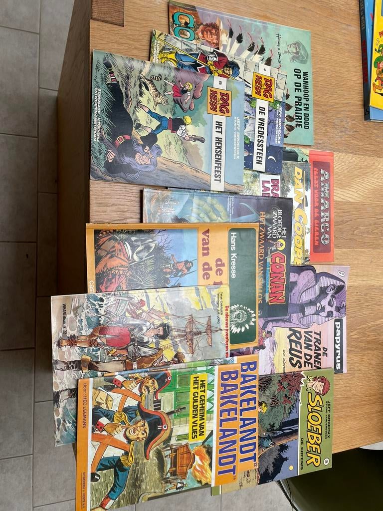 12 indianen en piratenstrips, Boeken, Strips | Comics, Gelezen, Meerdere comics, Ophalen of Verzenden