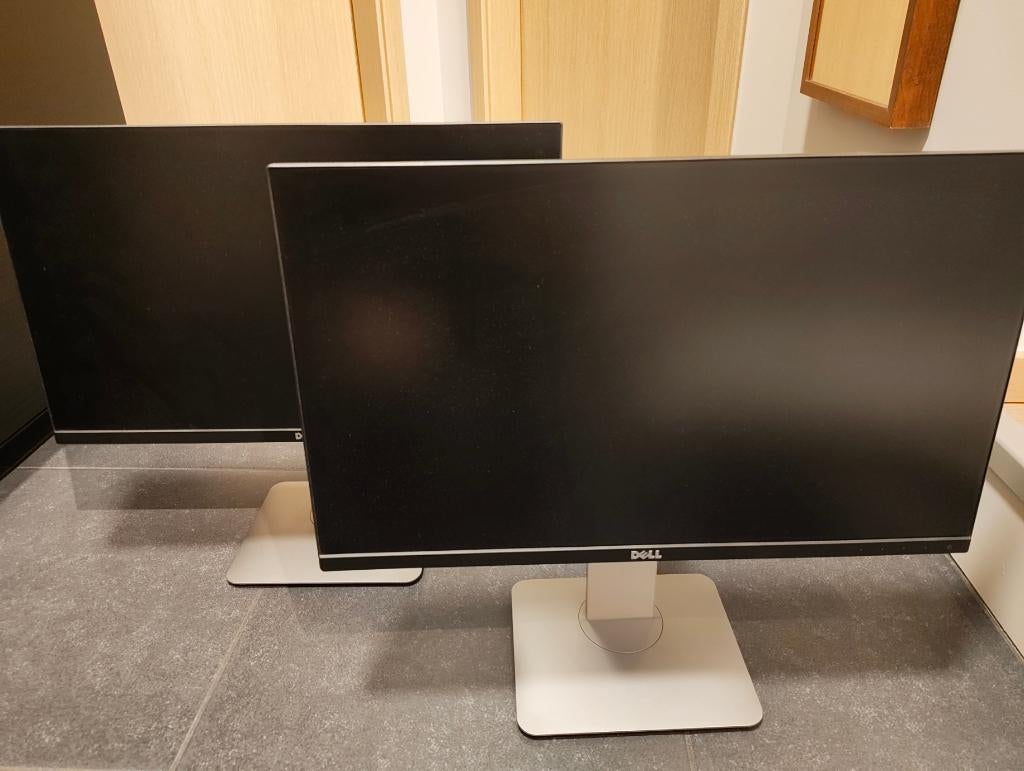 Moniteurs Dell Ultrasharp + support, Informatique & Logiciels, Moniteurs, Utilisé, DisplayPort, HDMI, Réglable en hauteur, Rotatif