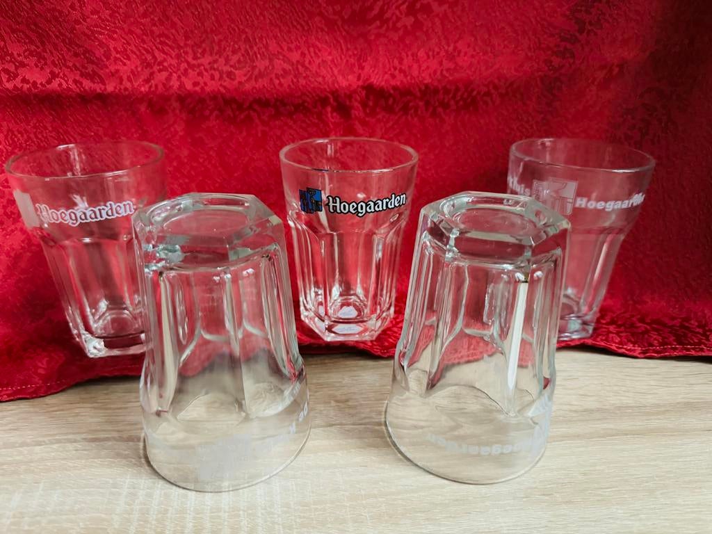 5 zware Hoegaarden glazen, Ophalen, Zo goed als nieuw