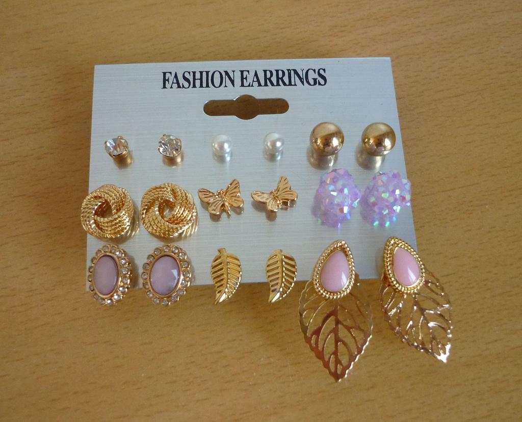 Set van 9 paar oorbellen goudkleurig roze strass en parel, Bijoux, Sacs & Beauté, Boucles d'oreilles, Enlèvement ou Envoi, Rose