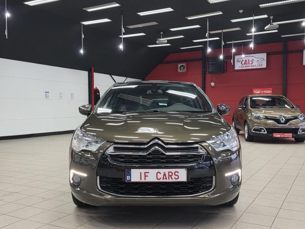 DS4 VTi 120 SoChic**AIRCO**ALU-VELGEN**CRUISE-CONTROLE**, Auto's, Euro 5, Zwart, Bruin, Leder