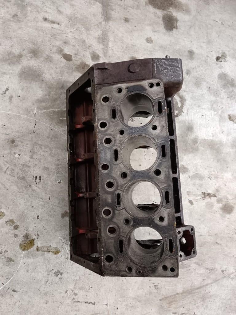Bloc moteur Daimler v8, Enlèvement, Utilisé