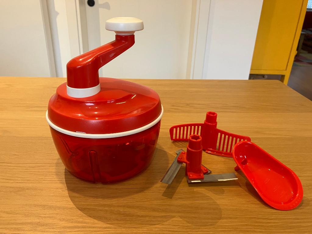 Hachoir tupperware 1.35 L, Maison & Meubles, Cuisine| Tupperware, Enlèvement, Neuf, Rouge, Récipient ou Bol