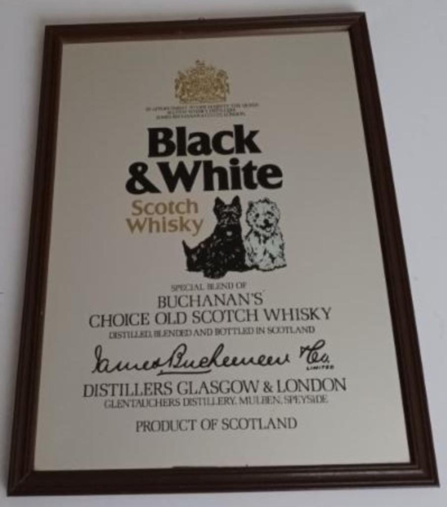 BLACK & WHITE SCOTCH WHISKY - RECLAMESPIEGEL, Verzamelen, Ophalen of Verzenden, Gebruikt, Reclamebord