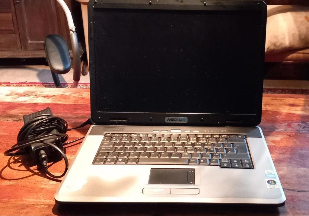 Laptop  van  het  merk  "MEDION"  te  koop  Intel, Computers en Software, Windows Laptops, Ophalen of Verzenden