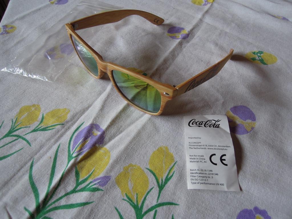Lunettes de soleil Coca-Cola avec plastique aspect bois avec, Collections, Enlèvement ou Envoi, Neuf, Ustensile