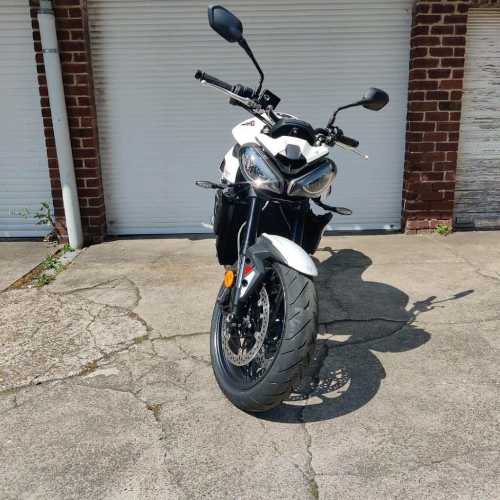 Triumph Street Triple R 2024, Entreprise, Plus de 35 kW, Contrôle de traction, Permis Moto A2 minimum