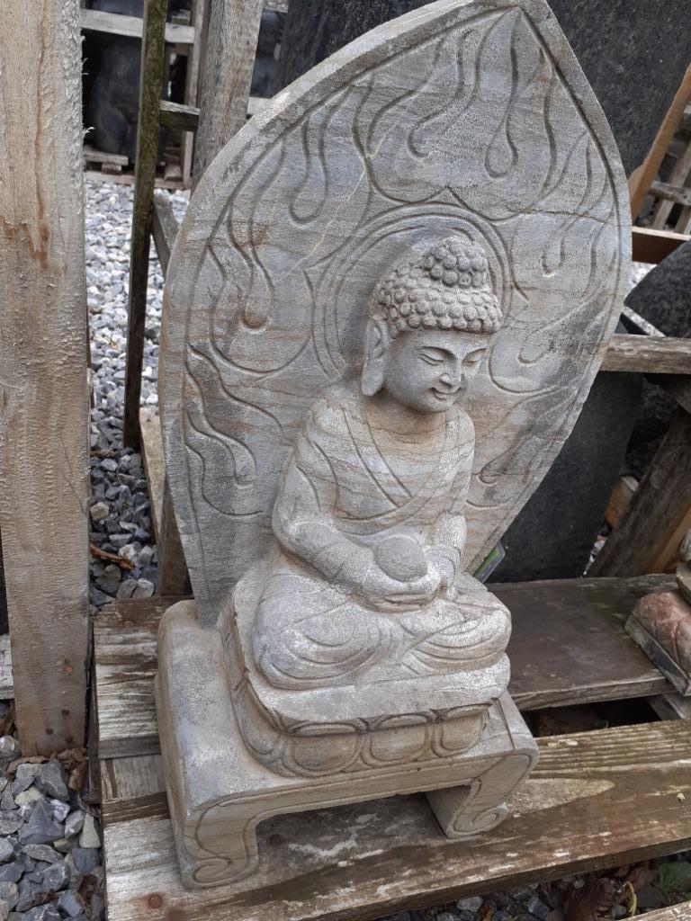 Bouddha en pierre bleue sur socle, Maison & Meubles, Enlèvement, Comme neuf