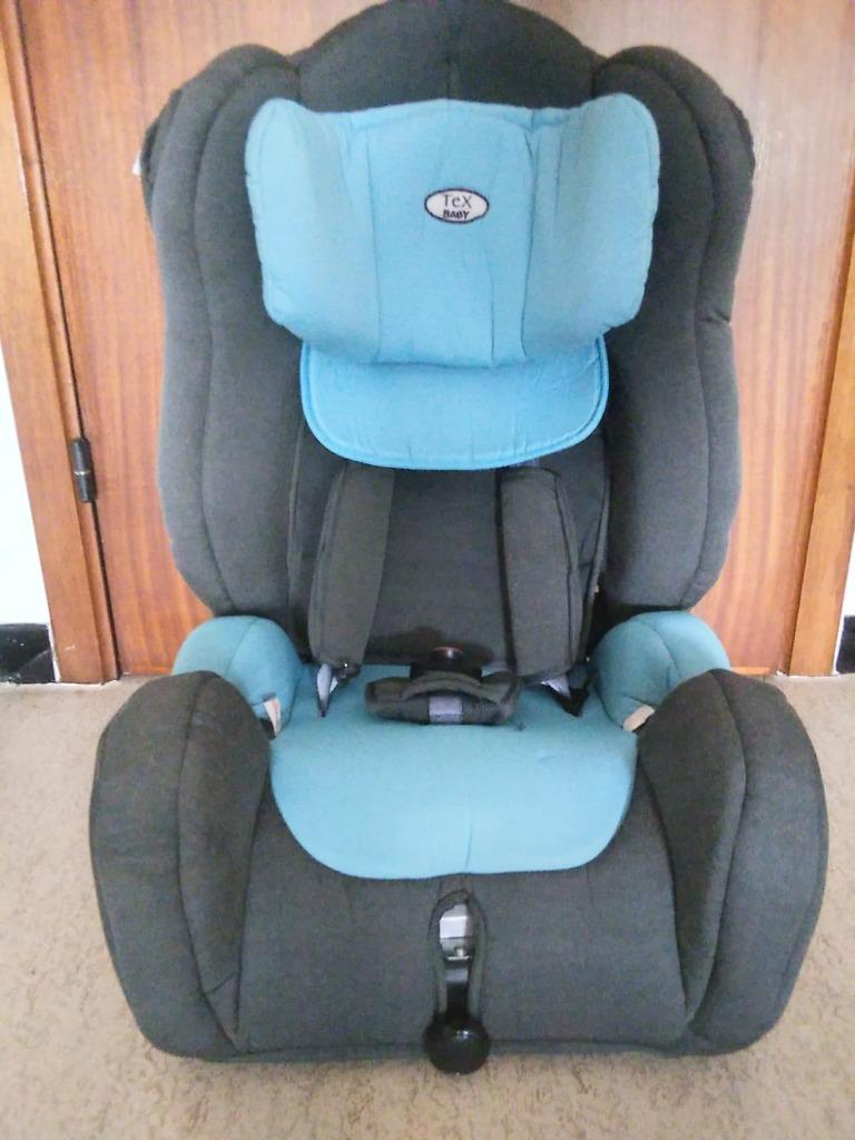 Autostoel 9-36kg + voetenzak maxicosi incl, Kinderen en Baby's, Autogordel of Isofix, Zo goed als nieuw, 9 t/m 36 kg, Verstelbare rugleuning