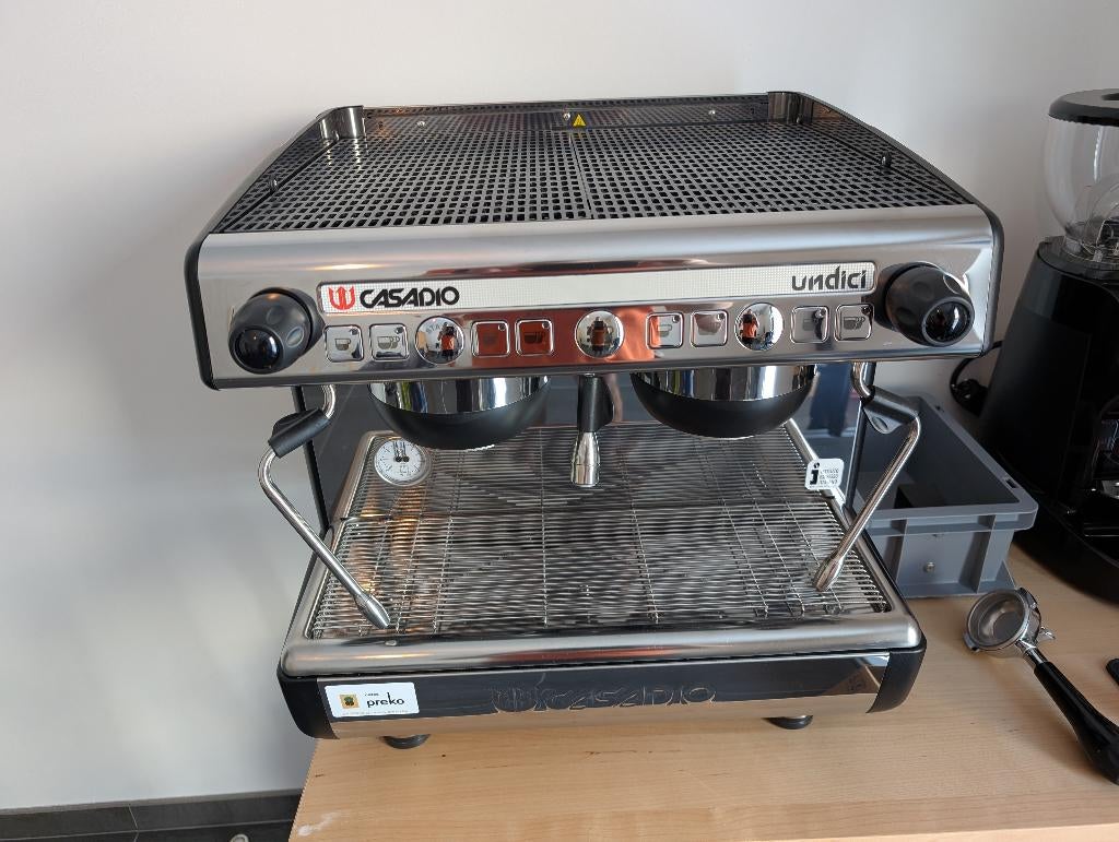 Machine à café et moulin professionnels Casadio, Articles professionnels, Enlèvement, Utilisé, Café et Espresso