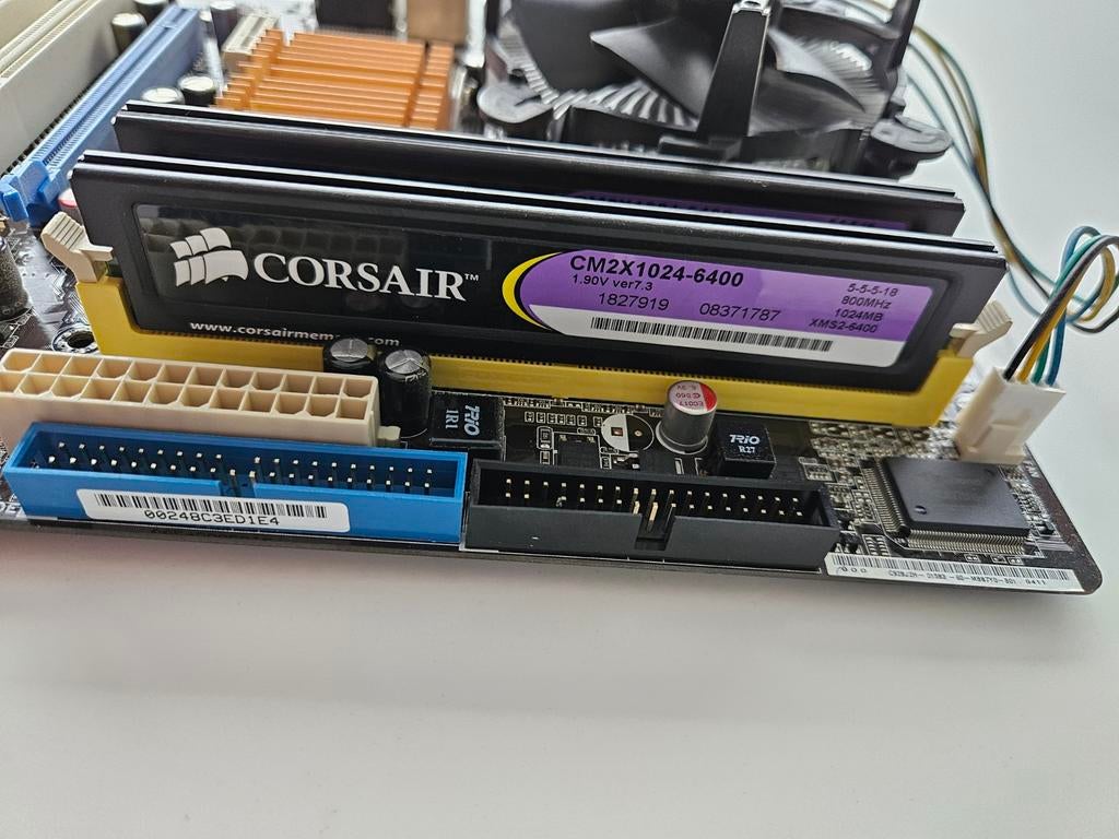 Combo carte mère Asus p5kpl-am + cpu Intel e5200 + ram 4gb, Informatique & Logiciels, Enlèvement ou Envoi, Intel