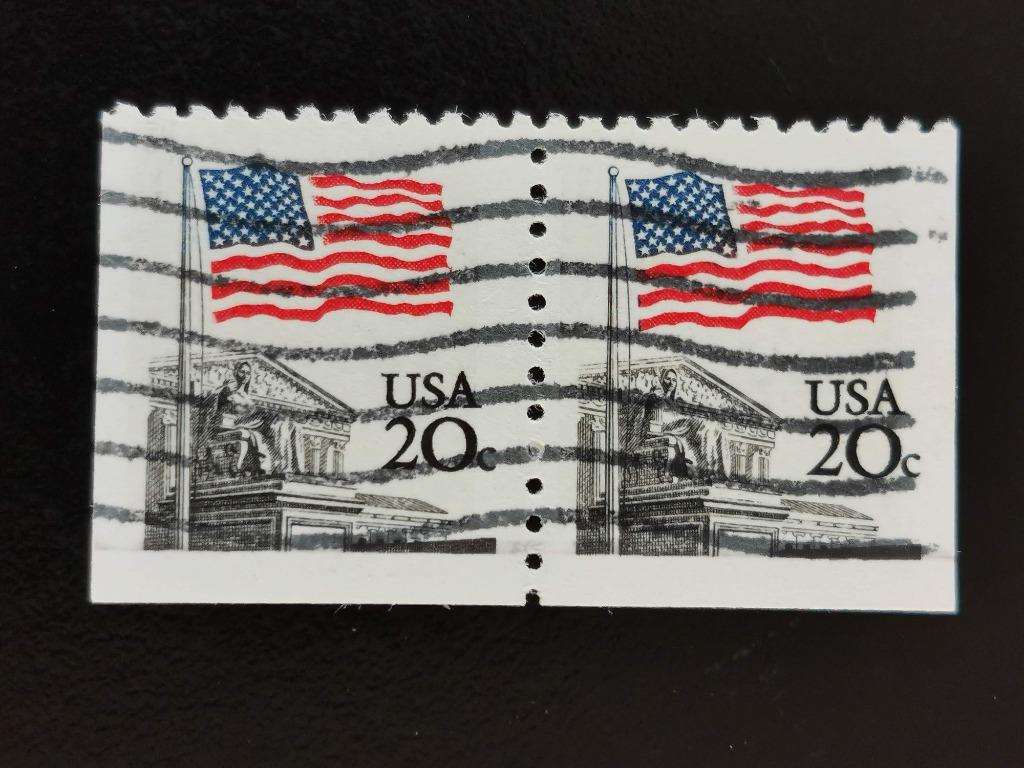 USA 1981 - Drapeau américain et Cour Suprême - paire, Enlèvement ou Envoi, Affranchi, Amérique du Nord