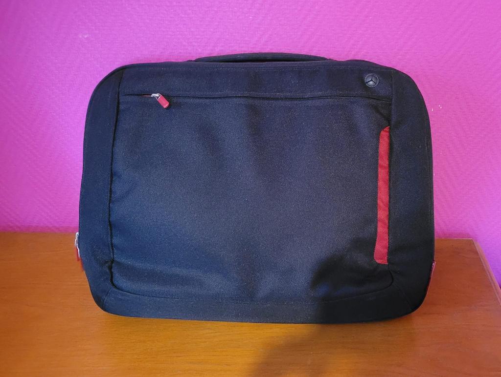 Sacoche BELKIN pour  PC PORTABLE neuve ., Enlèvement, 17 pouces ou plus, Neuf, Sac à bandoulière