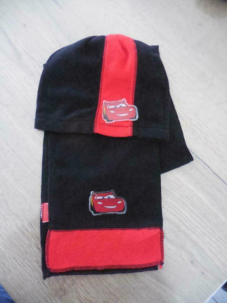 Zwarte muts & sjaal 52 cars Disney Bliksem McQueen ( zwart ), Kinderen en Baby's, Ophalen of Verzenden, Zo goed als nieuw, Cars
