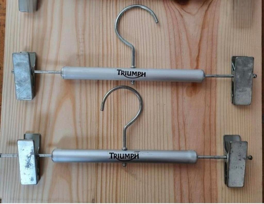 Triumph moto riemen met 2 clips, Motoren, Ophalen of Verzenden