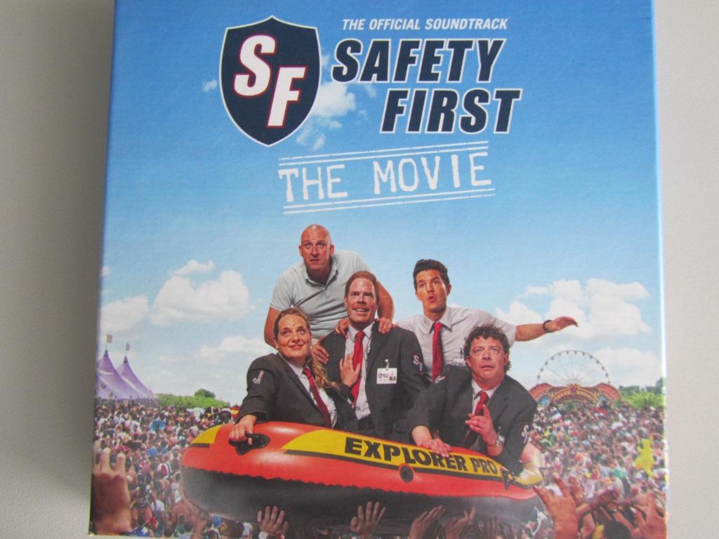 CD SAFETY FIRST "THE MOVIE" (Original Soundtrack), Cd's en Dvd's, Ophalen of Verzenden, Zo goed als nieuw, Boxset