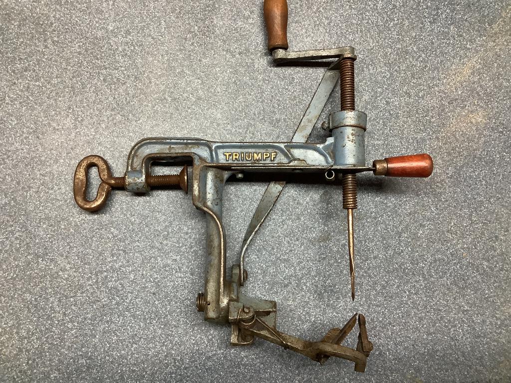 TRIUMPF CHRISO ~ petite vrille ( ? ), Bricolage & Construction, Outillage | Autres Machines, Utilisé, Enlèvement