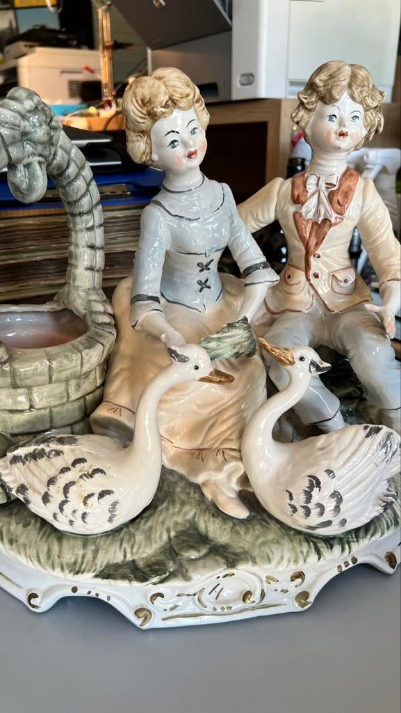 Statue en porcelaine de Capodimonte en parfait état, Enlèvement
