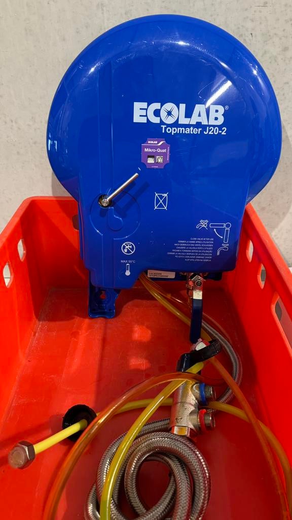 Pompe automatique de produits de nettoyage  ECOLAB, Ophalen