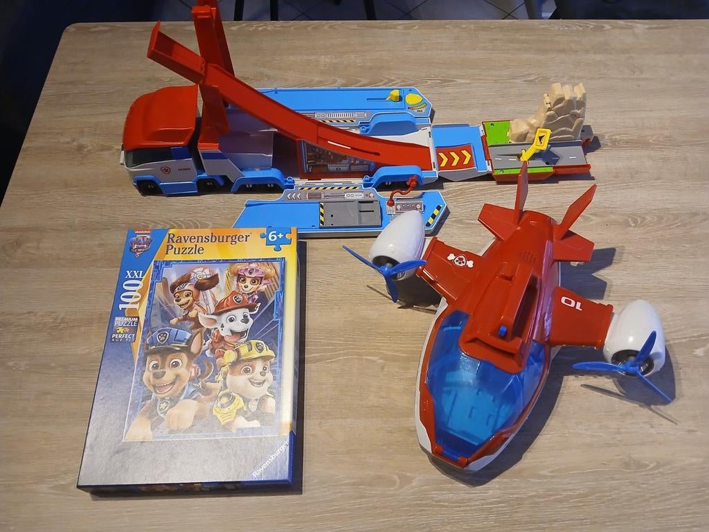 Paw patrol vrachtwagen vliegtuig en puzzel, Ophalen of Verzenden, Zo goed als nieuw, Racebaan