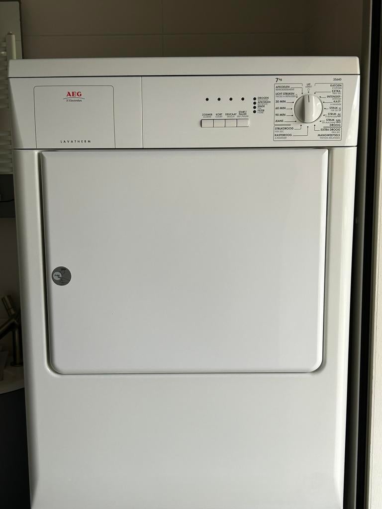 Droogkast AEG met luchtafvoer, Ophalen, 6 tot 8 kg, Minder dan 85 cm, Luchtafvoer