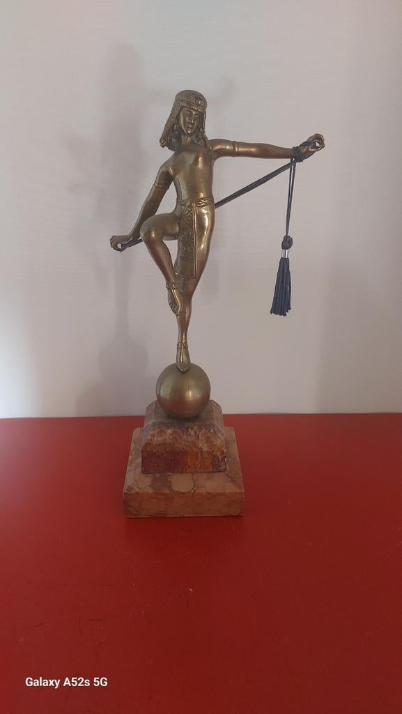 Een Egyptische dansende schoonheid., Ophalen of Verzenden, Koper