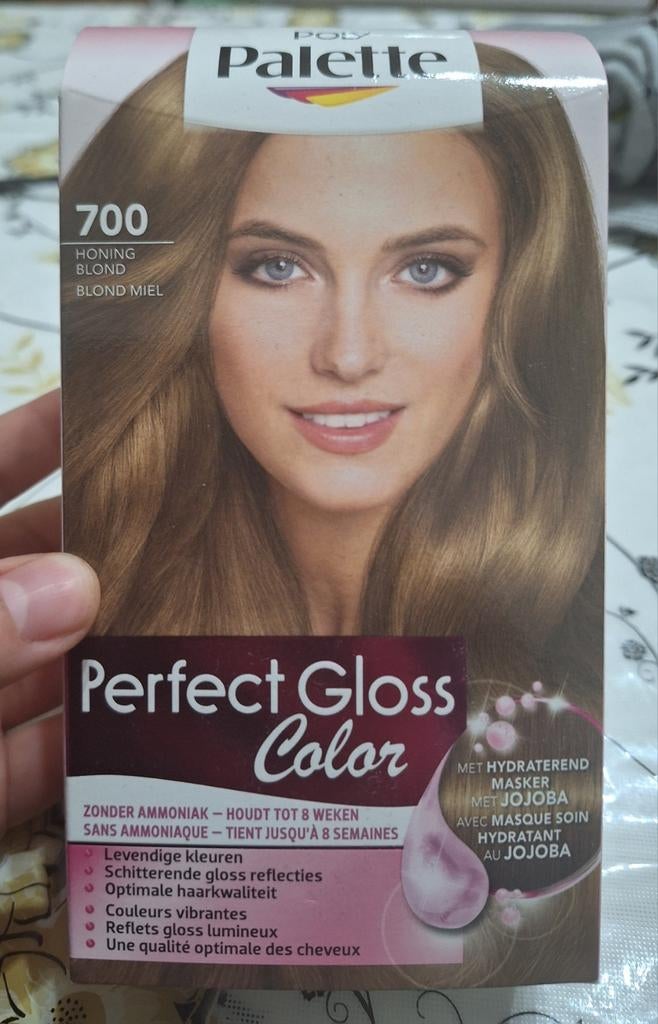 Coloration couleur blond miel
