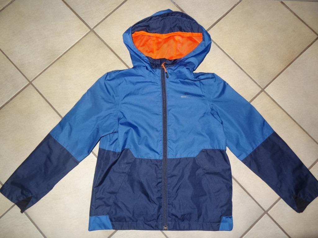 Sportief blauw jongensjasje (maat : 7-8 j) (Goede staat), Enfants & Bébés, Vêtements enfant | Taille 122, Garçon, Enlèvement ou Envoi