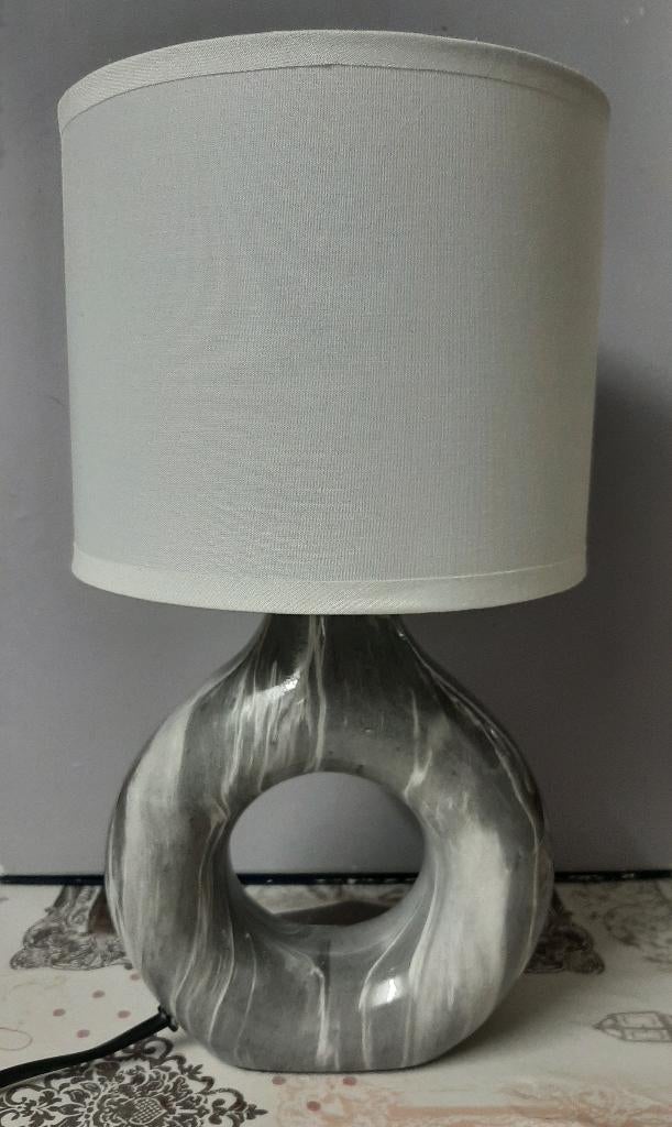 Lampe à poser est le modèle Carara de la marque Just Light., Maison & Meubles, Enlèvement, Comme neuf, Tissus, Moins de 50 cm