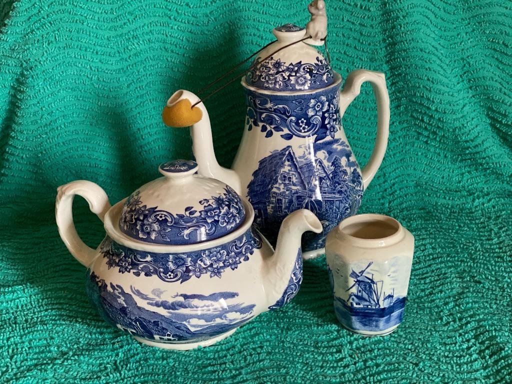Royal Tudor Ware 17th Century England koffie- en theekan, Ophalen of Verzenden