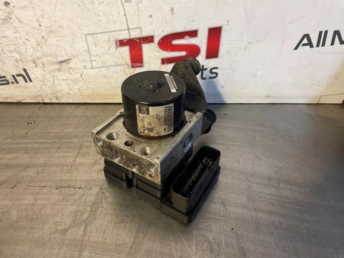 ABS Pomp van een Volkswagen Eos, Gebruikt, -, Volkswagen, -