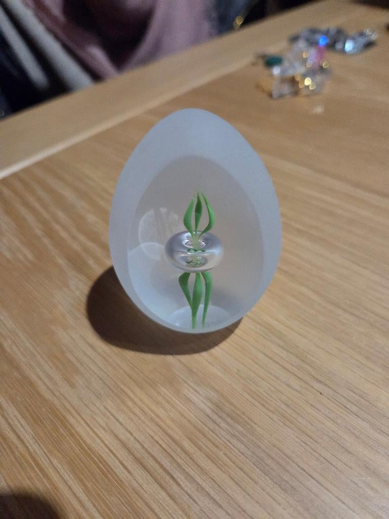 Bohemian handmade art cut glass paperweight groen trio, Enlèvement