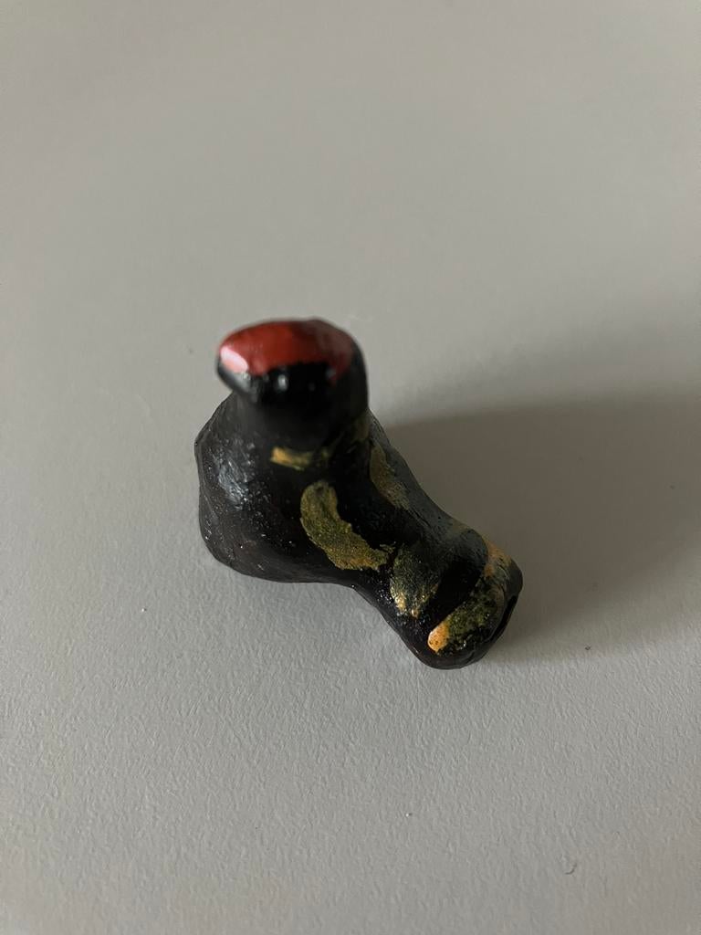 Stenen miniatuur-vogeltje/haantje, H 3,5 cm., Verzamelen, Ophalen of Verzenden